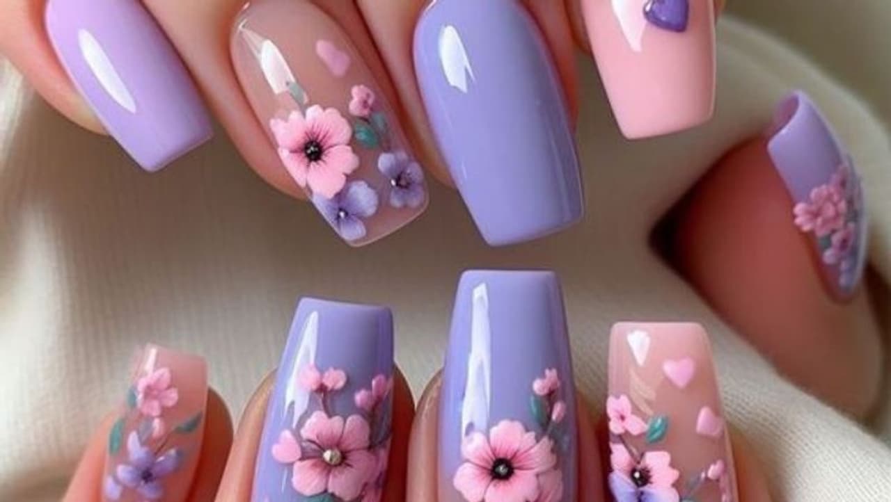 लैवेंडर थीम नेल आर्ट (Lavender Theme Nail Art)