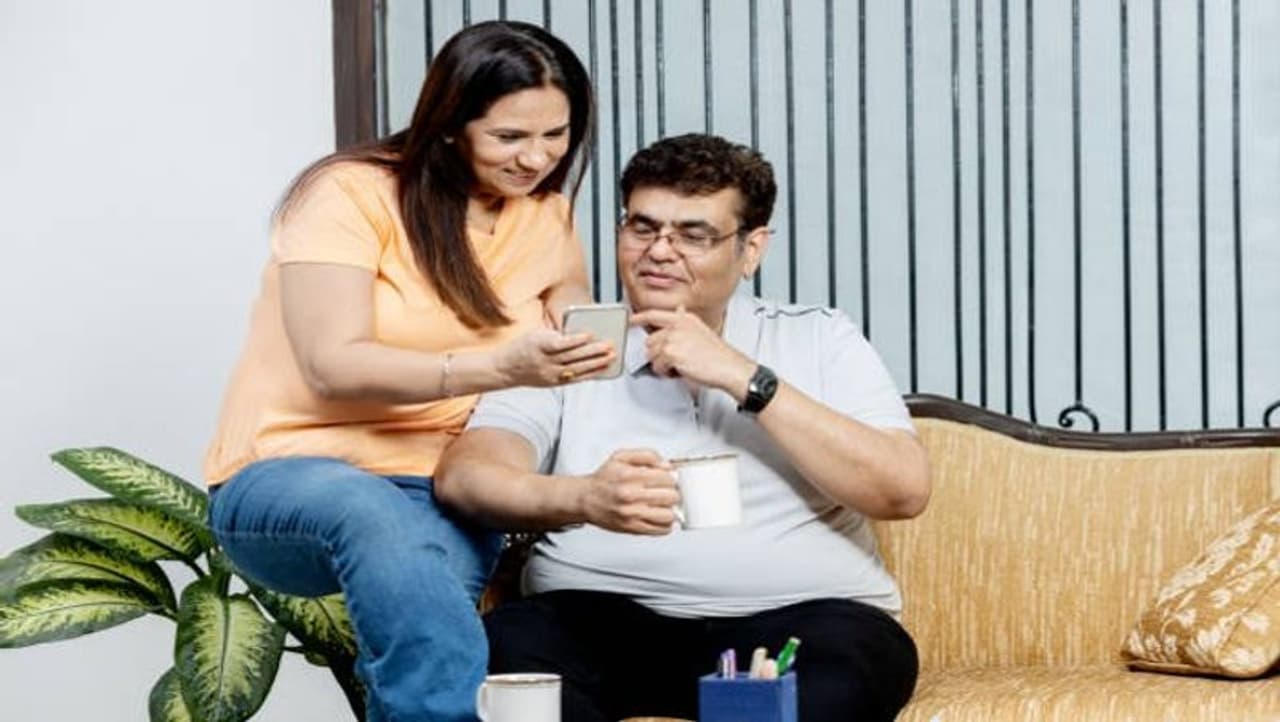 तीनों मोबाइल कंपनियों के रेट बढ़ने से सीधे ग्राहकों की जेब पर पड़ेगा असर