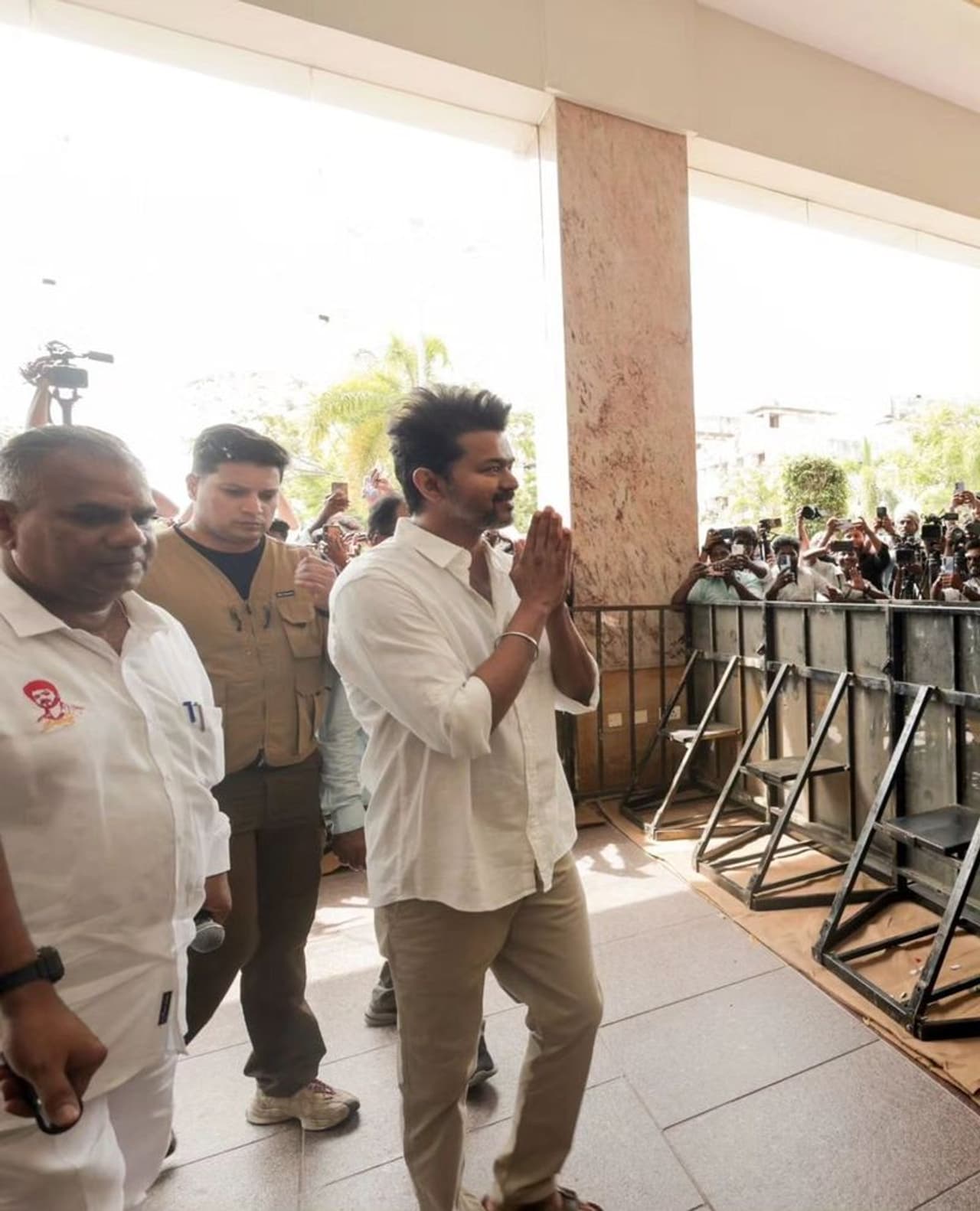 Thalapathy Vijay Kalvi Viruthu 2024