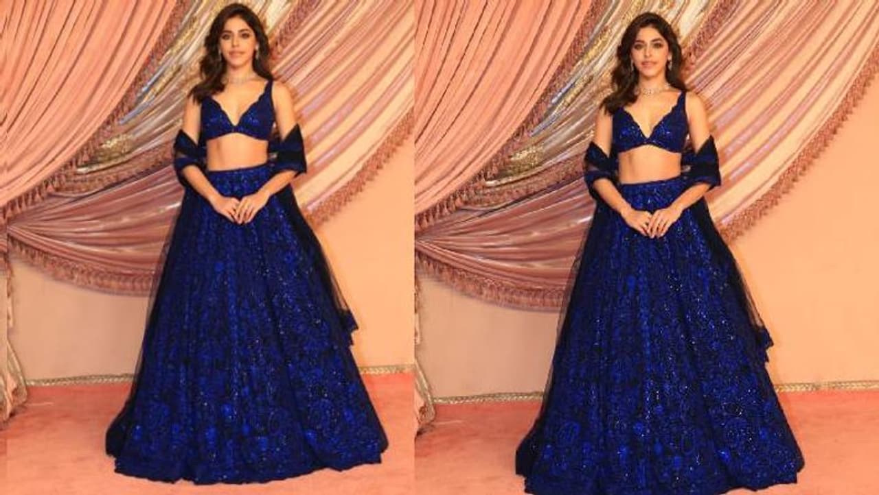 अलाया एफ का डीप नेक ब्लाउज