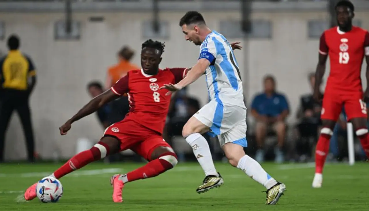 আন্তর্জাতিক ফুটবলে সবচেয়ে বেশি গোলের তালিকায় এককভাবে দ্বিতীয় স্থানে লিওনেল মেসি