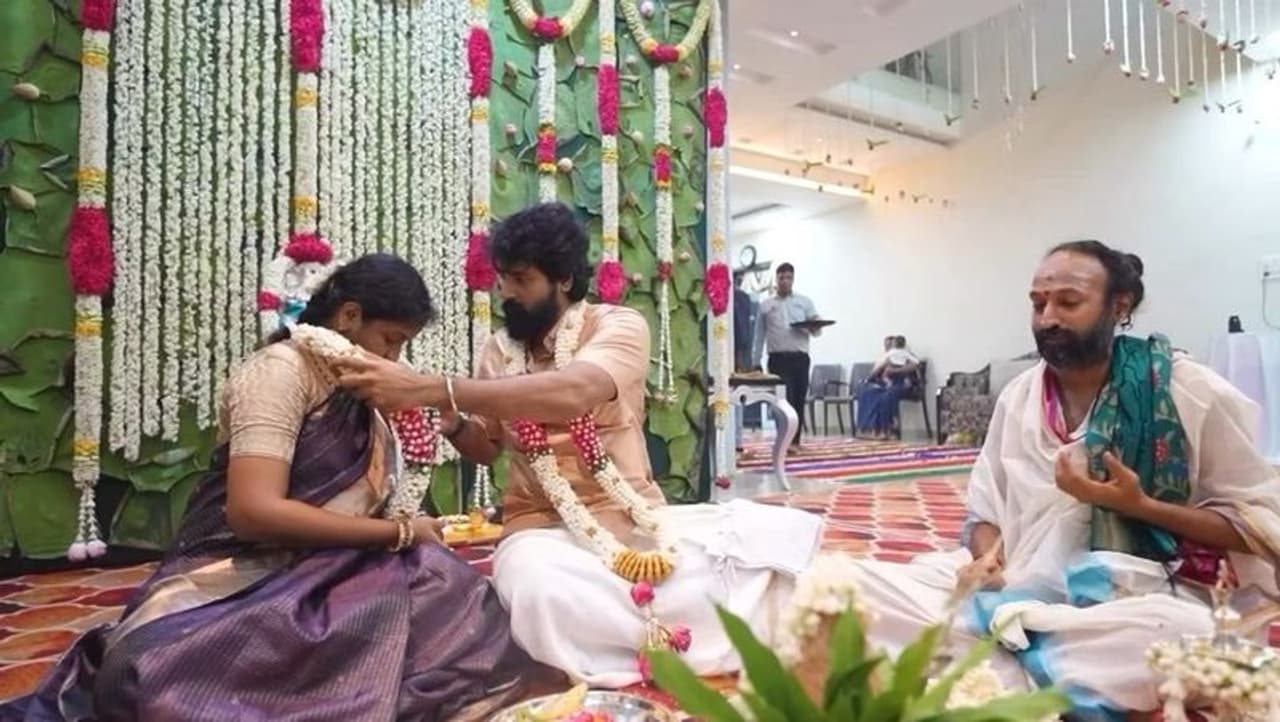 3ஆவது மகனுக்கு காது குத்திய சிவகார்த்திகேயன் – குலதெய்வ கோயிலில் குவிந்த மக்கள்!