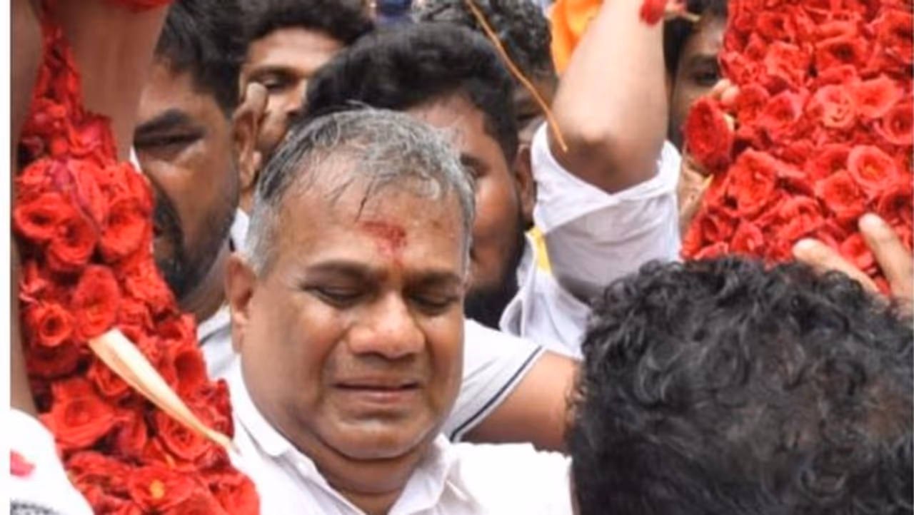 தவெக மாவட்ட செயலாளர் புதுமனை புகுவிழா