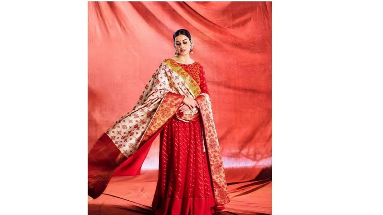 रेड कॉटन सूट