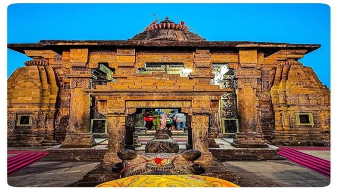 1) सावन में घूमें फेमस शिव मंदिर 1) सावन में घूमें फेमस शिव मंदिर