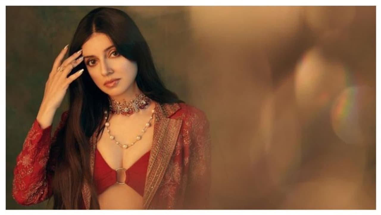 रेड मैटल चोकर