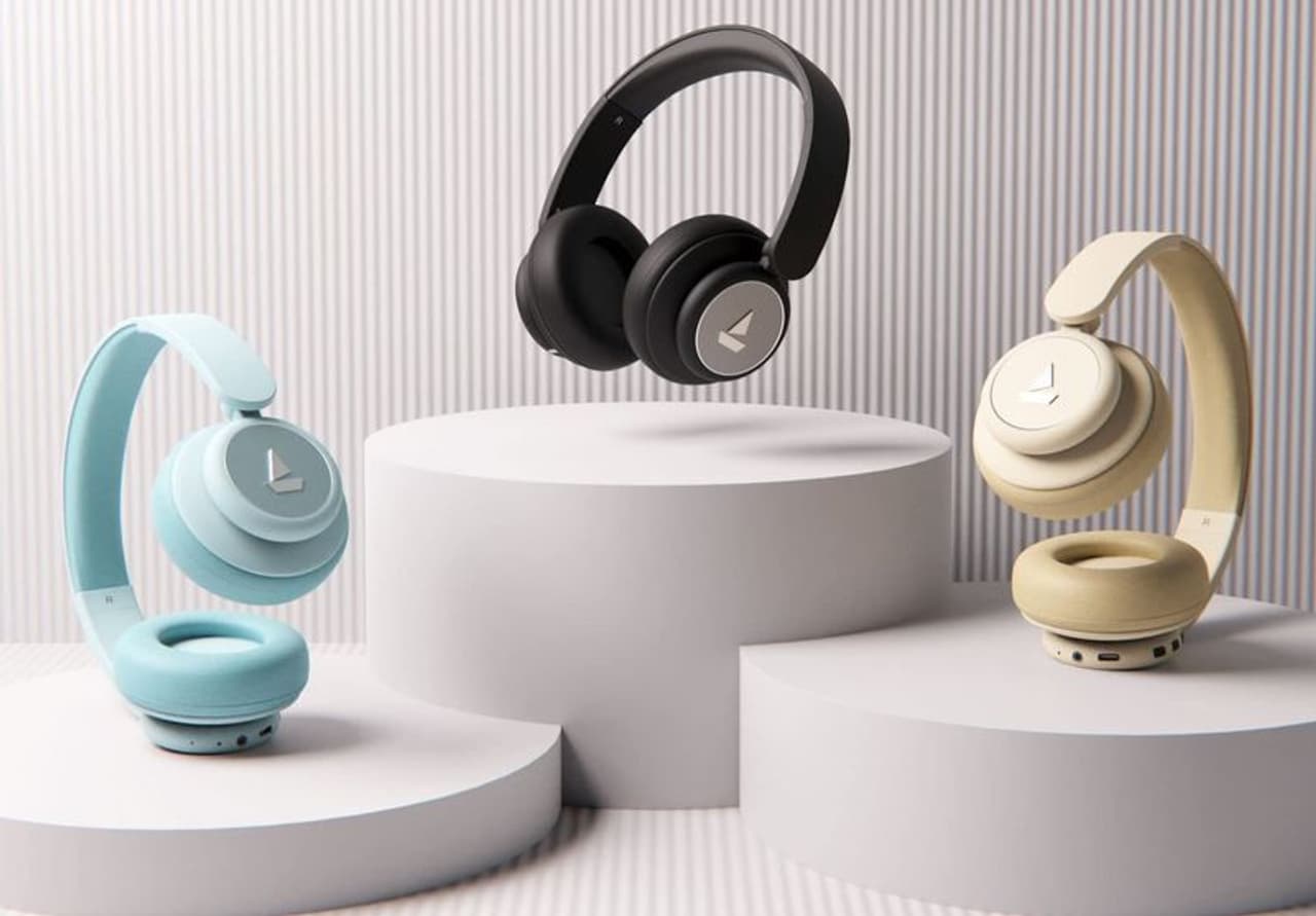 boAt Rockerz 450 Bluetooth On Ear Headphones boAt Rockerz 450 Bluetooth On Ear Headphones