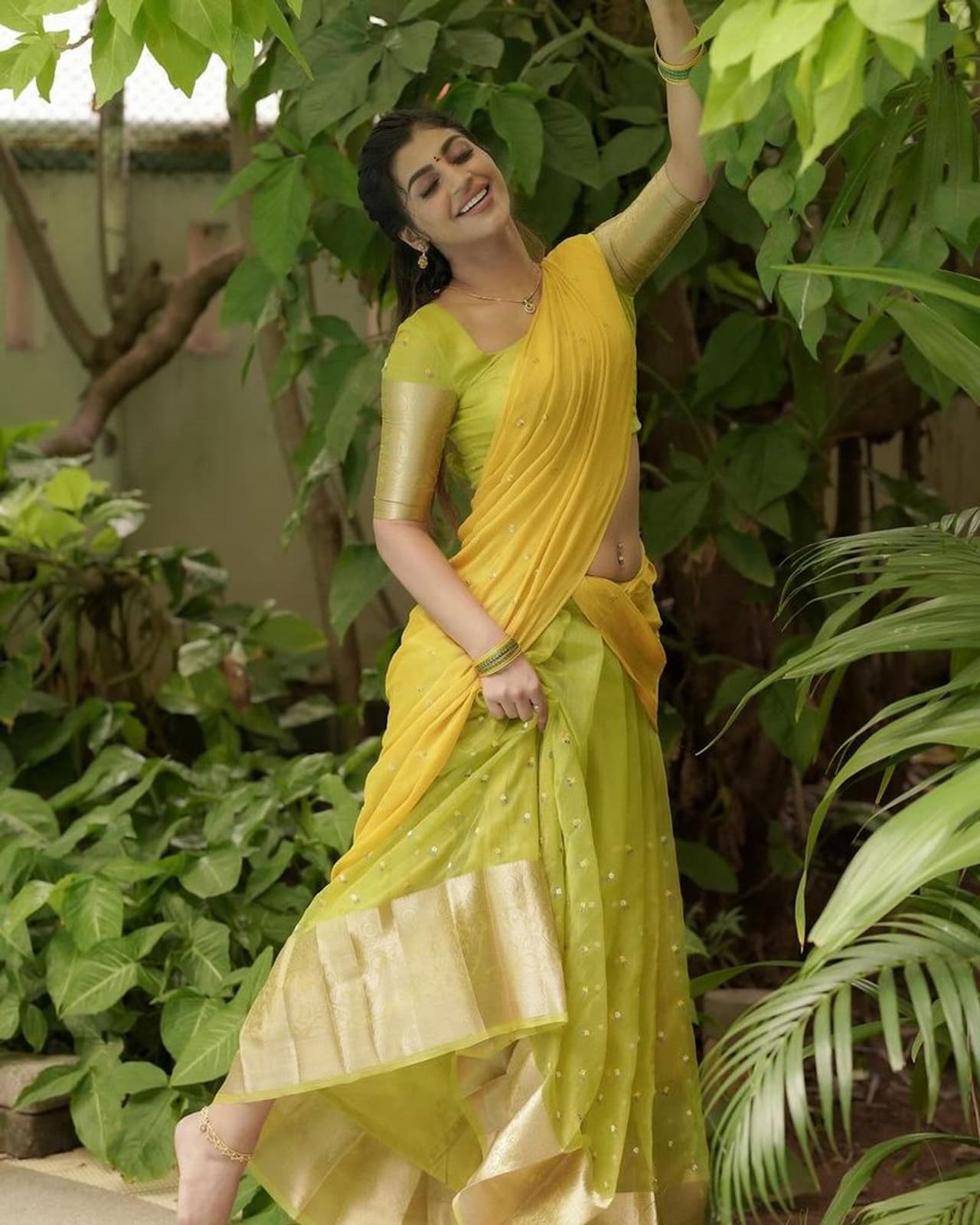 yashika aannand photos yashika aannand photos