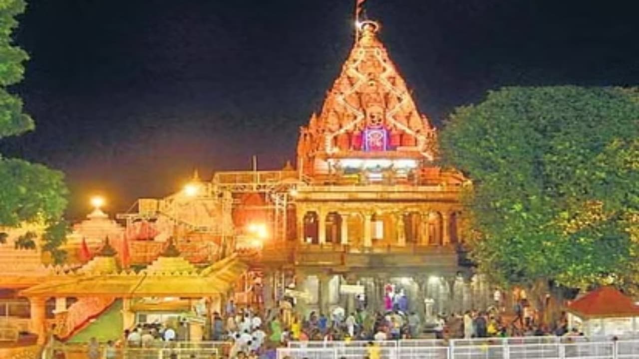 नागचंद्रेश्वर मंदिर, उज्जैन नागचंद्रेश्वर मंदिर, उज्जैन