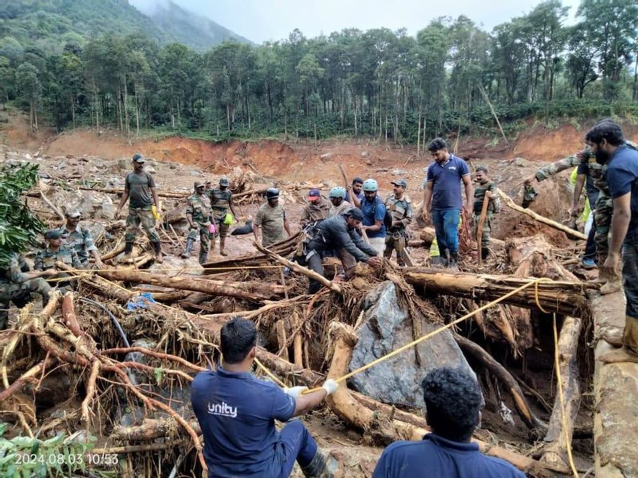 వయనాడ్లో ఆరో రోజు సహాయ చర్యలు వయనాడ్లో ఆరో రోజు సహాయ చర్యలు