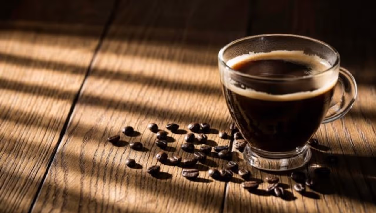 Black Coffee vs Milk Coffee in Tamil