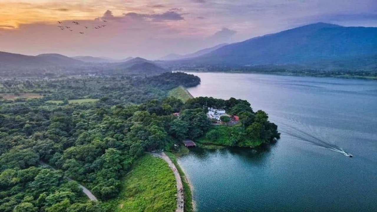 पश्चिम बंगाल स्थित हिल स्टेशन