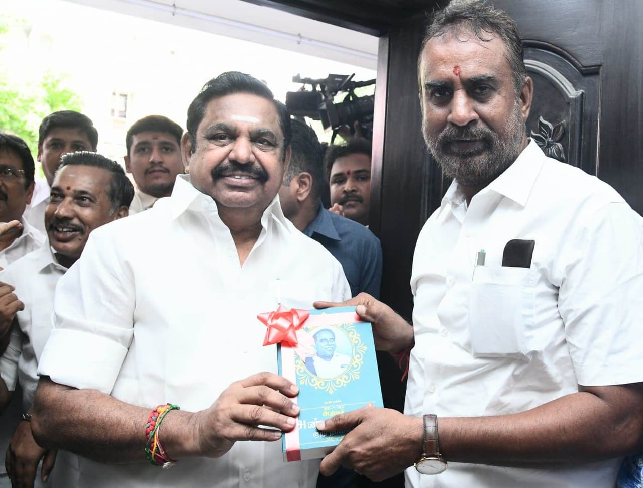 அதிமுக விதியில் மாற்றம்