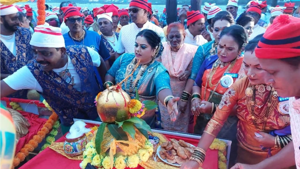 कोळी बांधवांचा प्रमुख सण कोळी बांधवांचा प्रमुख सण