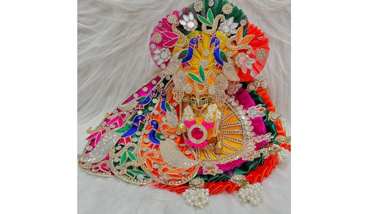 Laddu Gopal Shringar for Janmashtami 2024