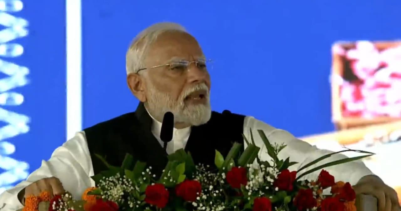 पीएम मोदी ने छत्रपति शिवाजी की मूर्ति गिरने पर मांगी माफी