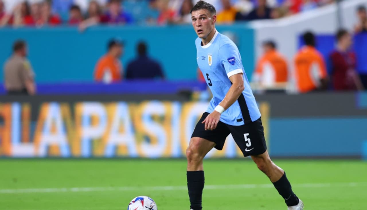 Manuel Ugarte has an estimated net worth of USD 7.7 million.