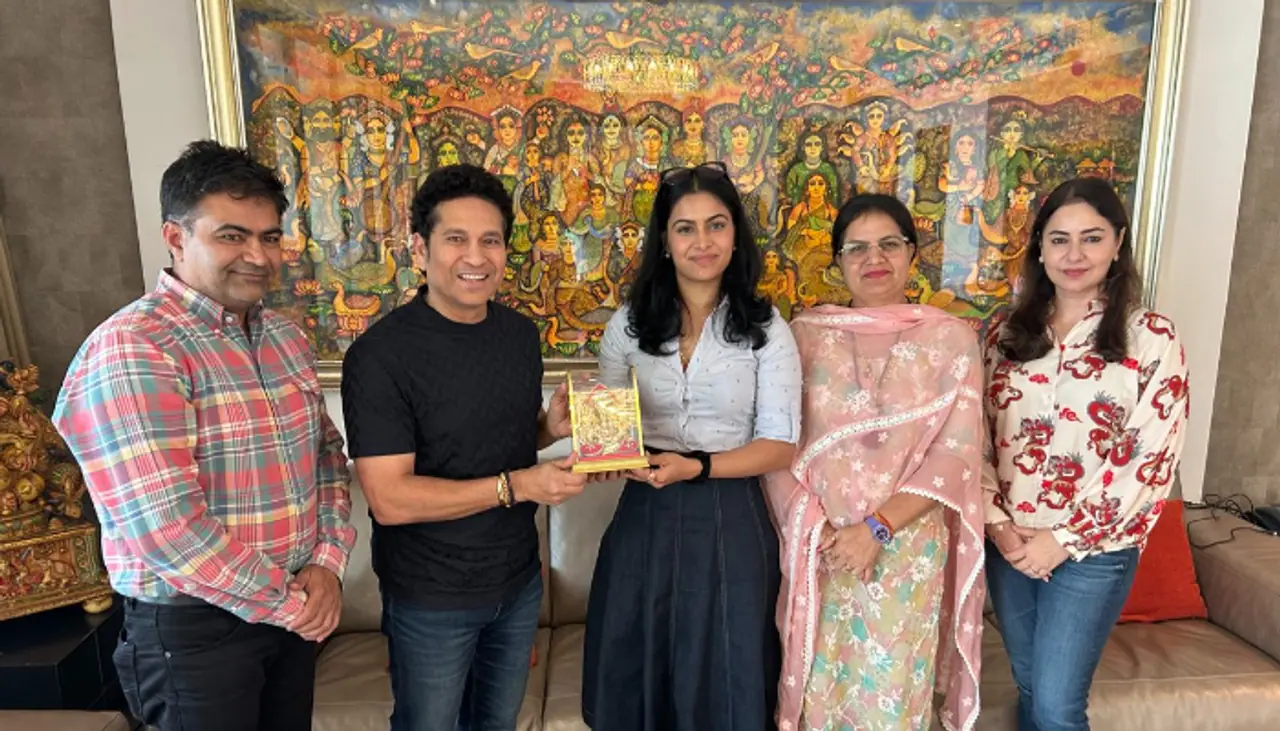 কিংবদন্তি সচিন তেন্ডুলকরের সঙ্গে সাক্ষাৎ, উচ্ছ্বসিত শ্যুটার মনু ভাকের