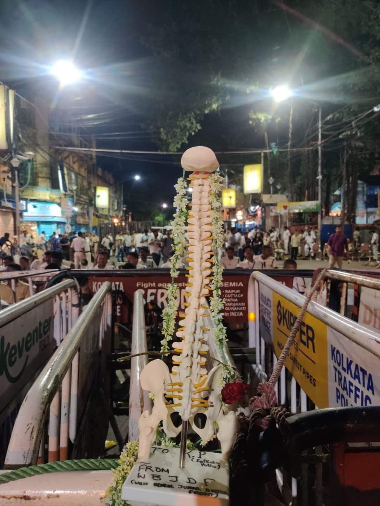 লালবাজারে জুনিয়ার ডাক্তাররা লালবাজারে জুনিয়ার ডাক্তাররা