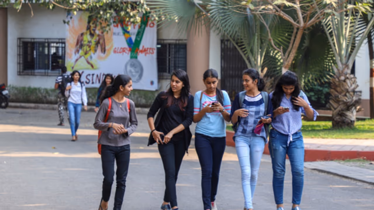 மாணவர்களுக்கான திட்டங்கள்