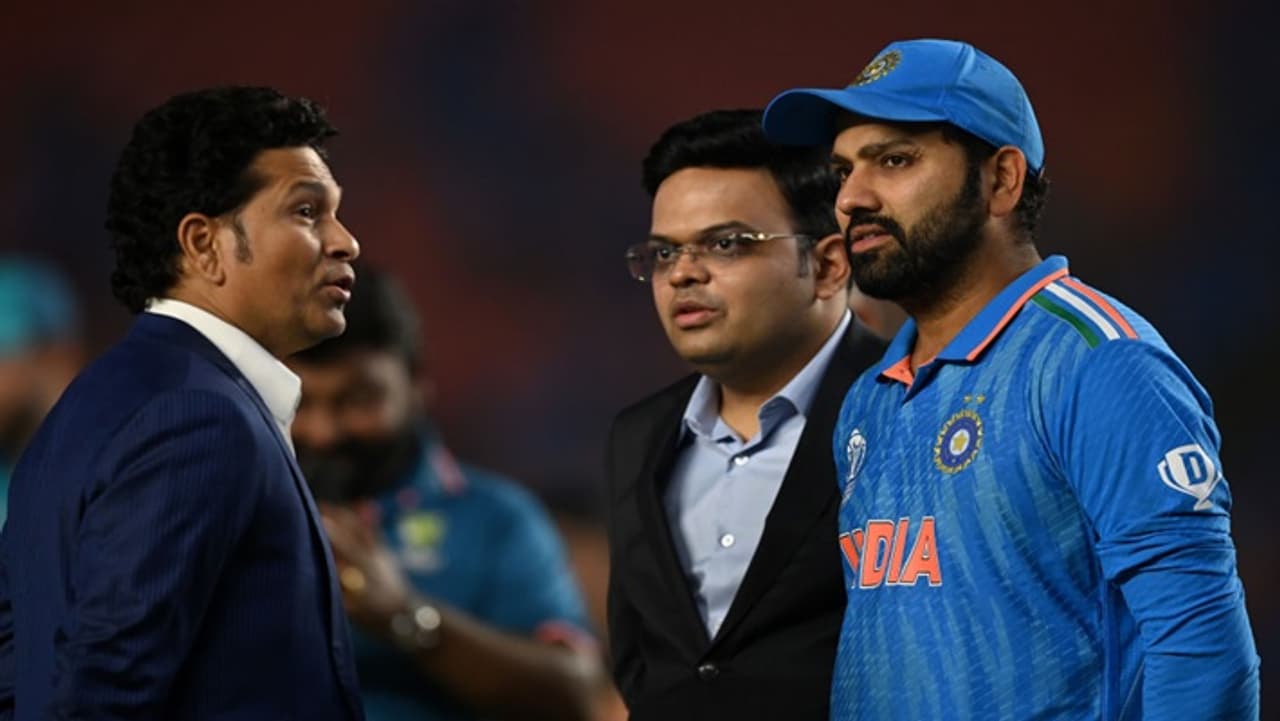 বৃহস্পতিবার ওডিআই ফর্ম্যাটে সচিন তেন্ডুলকরের নজির ছাপিয়ে গেলেন রোহিত শর্মা