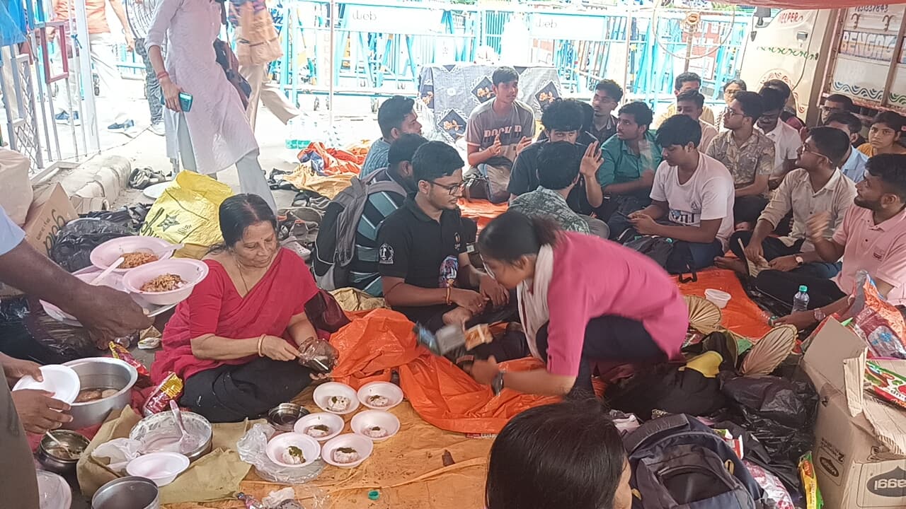 স্বাস্থ্য ভবন সাফাই অভিযান স্বাস্থ্য ভবন সাফাই অভিযান