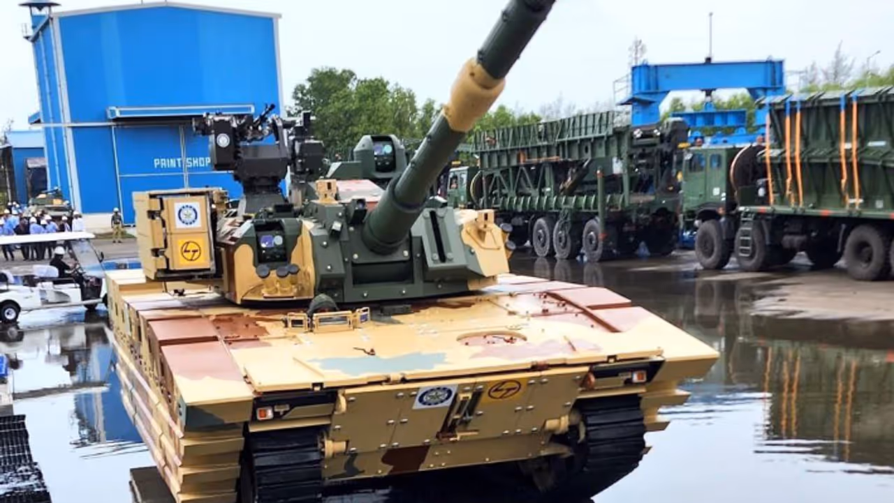 इंडियन आर्मी का जोरावर टैंक इंडियन आर्मी का जोरावर टैंक