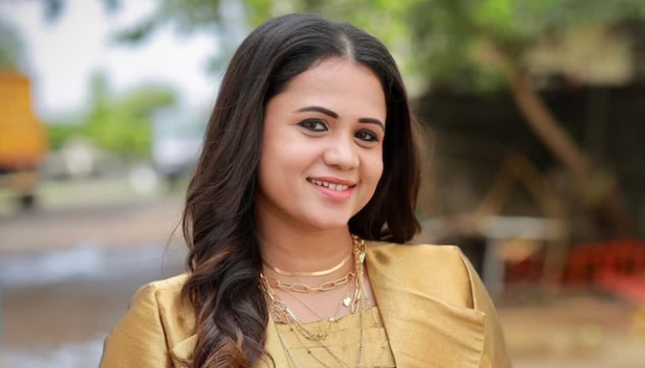 Anchor Manimegalai