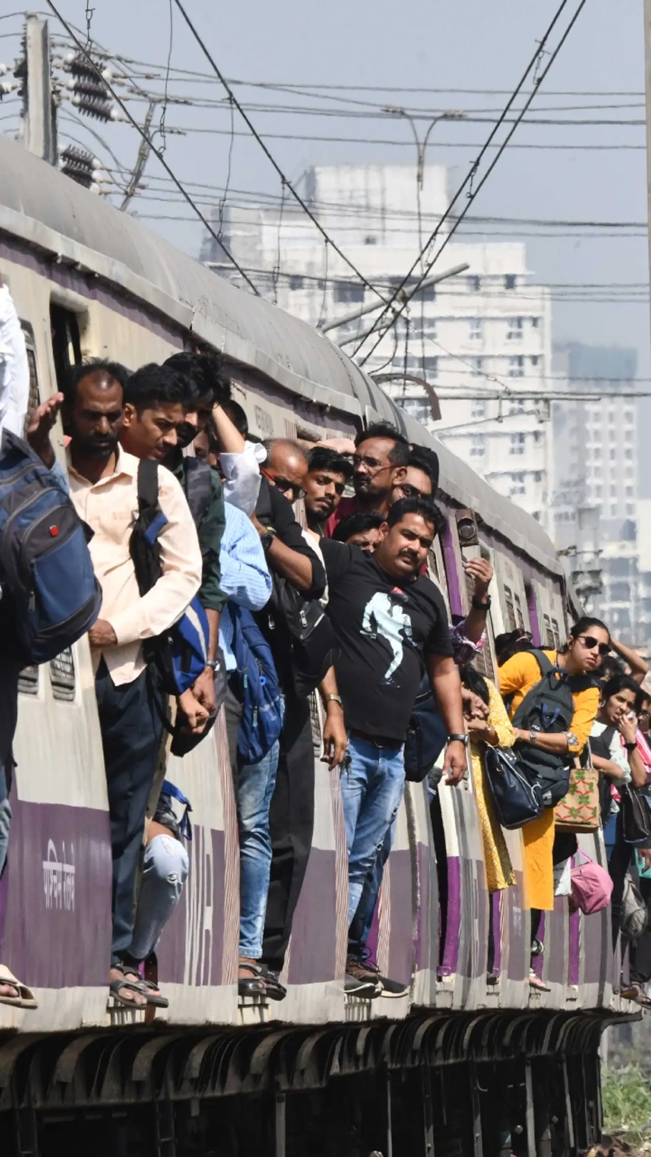 সপ্তাহান্তে বাতিল ট্রেন