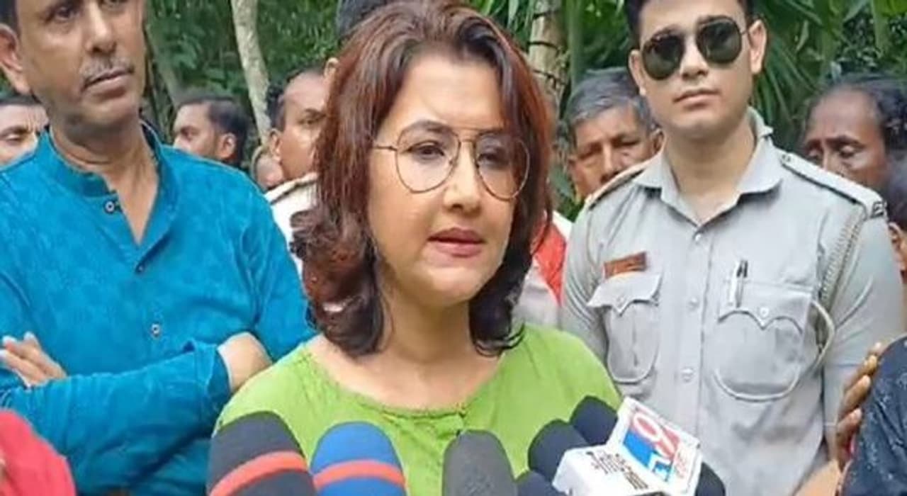 বাংলায় তৃণমূলের মেয়াদ নিয়ে রচনার দাবি