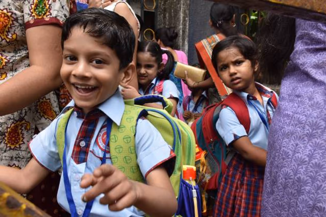 பள்ளி, கல்லூரிகளுக்கு விடுமுறை பள்ளி, கல்லூரிகளுக்கு விடுமுறை