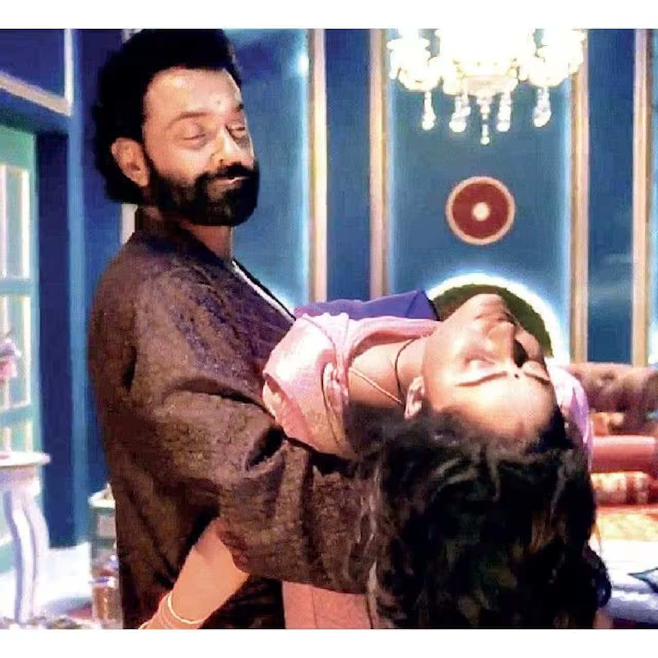 ತ್ರಿಧಾ ಚೌಧರಿ ತ್ರಿಧಾ ಚೌಧರಿ