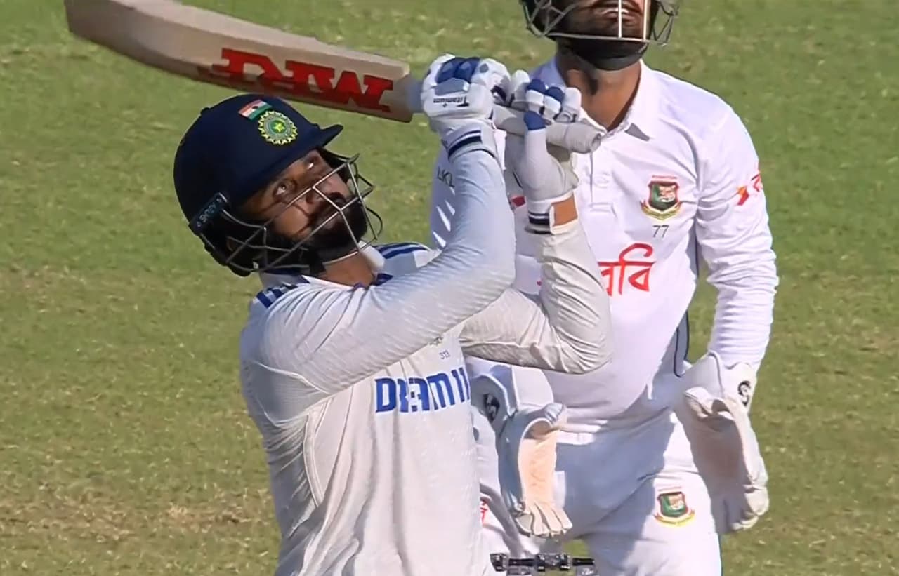 Virat Kohli's MRF Bat Gift