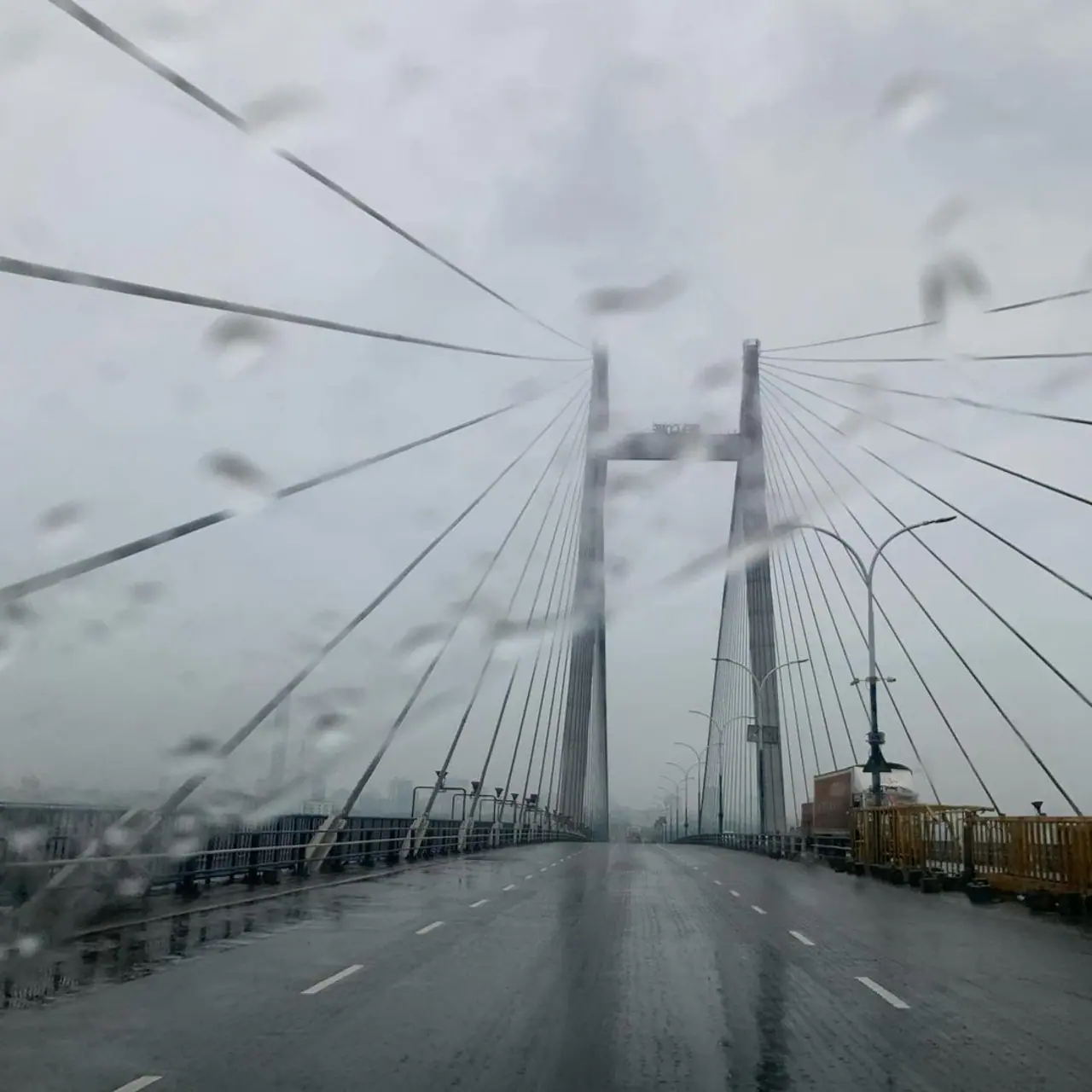 শনিবার তামিলনাড়ুতে ফেঙ্গালের দাপট শনিবার তামিলনাড়ুতে ফেঙ্গালের দাপট