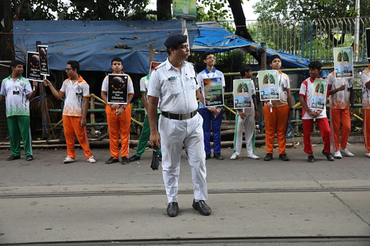 পুজোয় কলকাতায় ভিড় পুজোয় কলকাতায় ভিড়