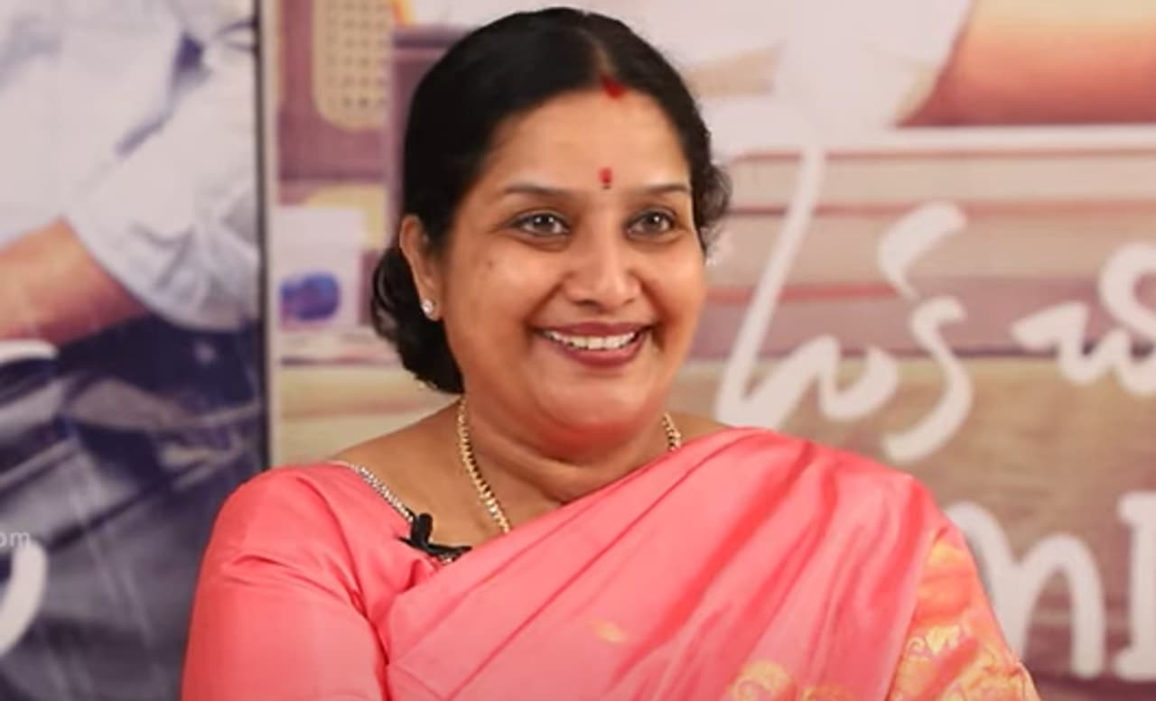 குழந்தை நட்சத்திரமாக ஜொலித்த நடிகை: 