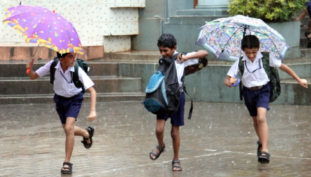 கனமழையால் மாணவர்களுக்கு முக்கிய அறிவிப்பு கனமழையால் மாணவர்களுக்கு முக்கிய அறிவிப்பு