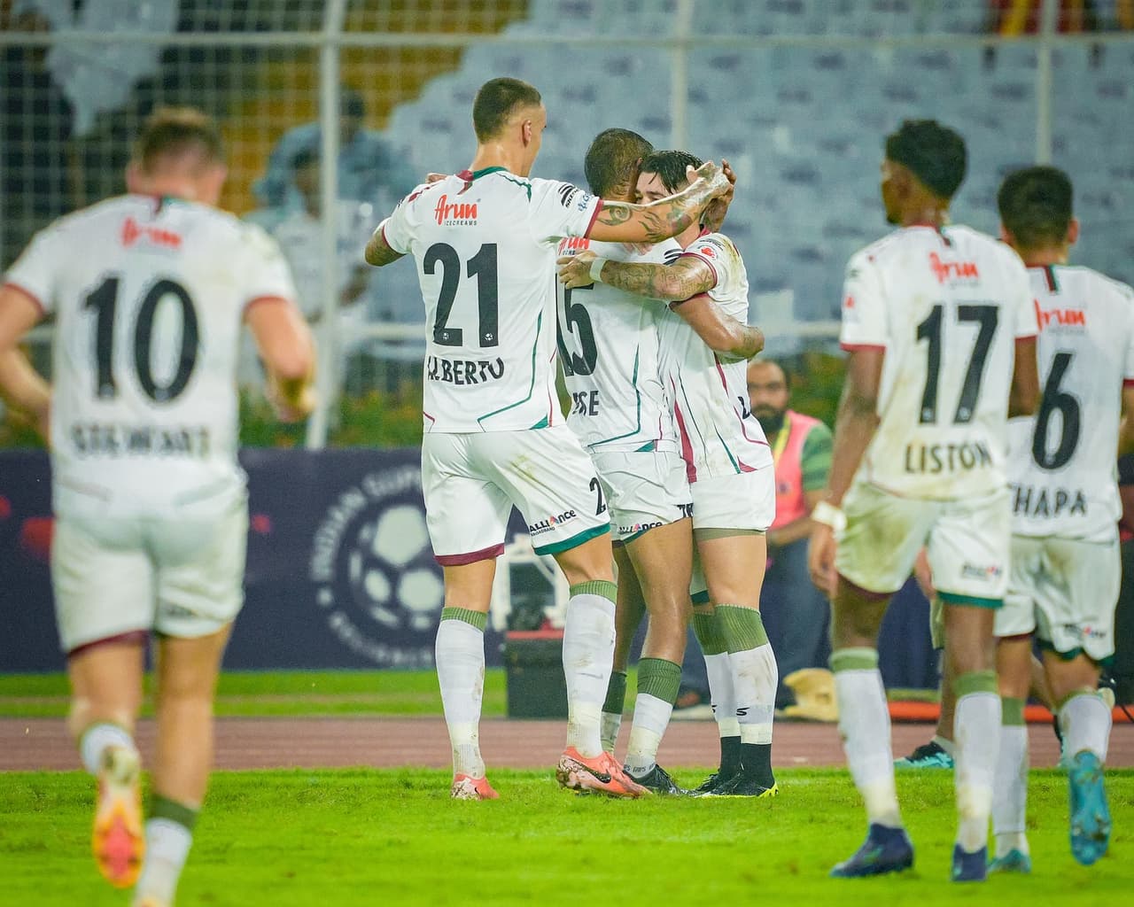 আইএসএল (ISL) ডার্বির রঙ সবুজ মেরুন