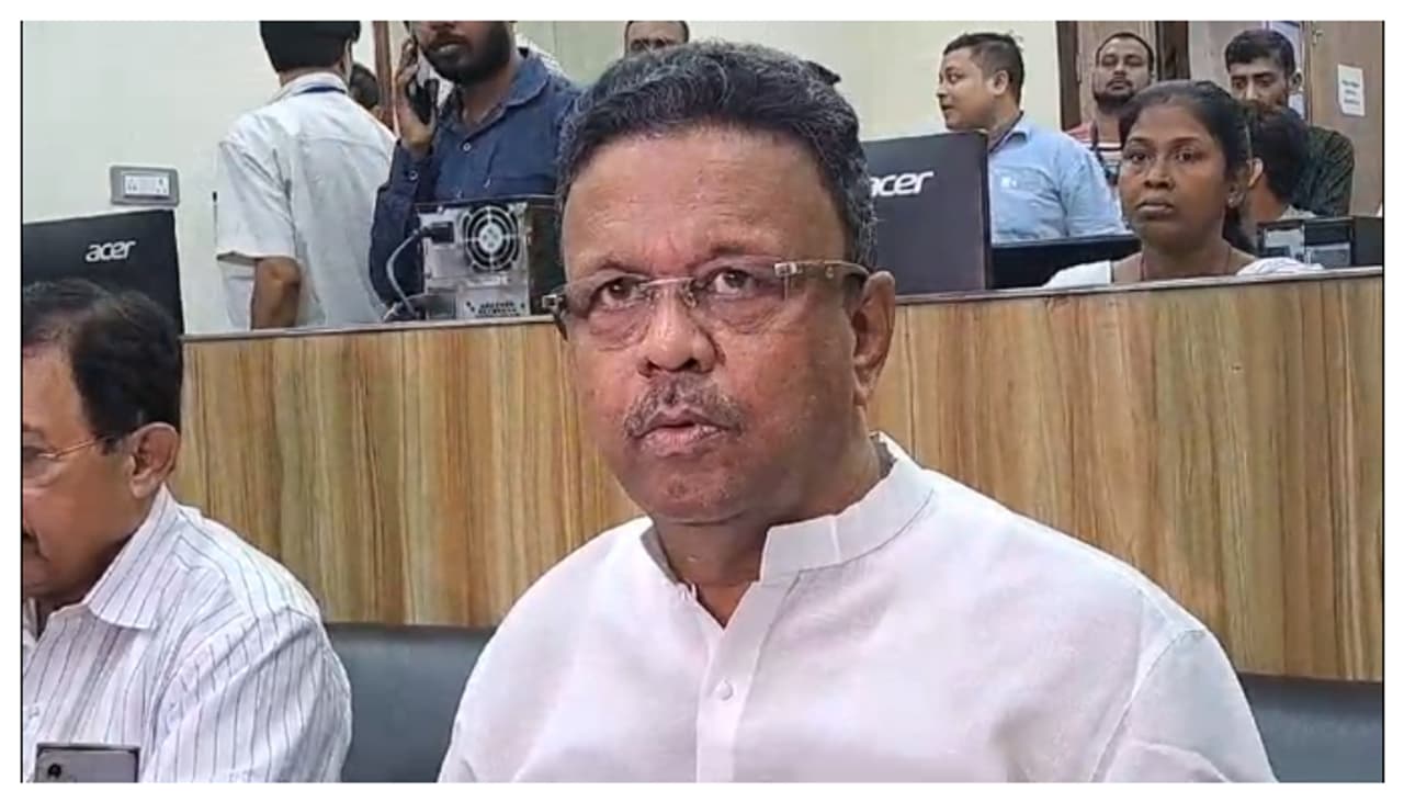 ফিরহাদ হাকিম ফিরহাদ হাকিম