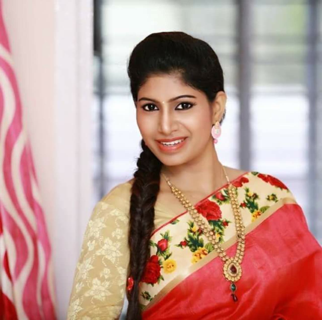 Jeni Priya Cinema Carrier