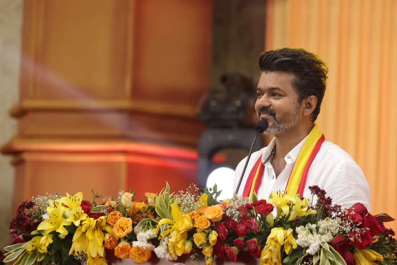 பரபரப்பு! விஜய் கட்சியின் அலுவலகத்தை இடித்து தள்ளிய அதிகாரிகள்! என்ன காரணம்? வெளியான தகவல்!