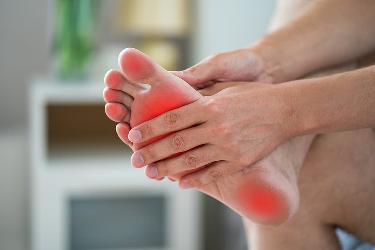 Causes of Foot Pain at Night 