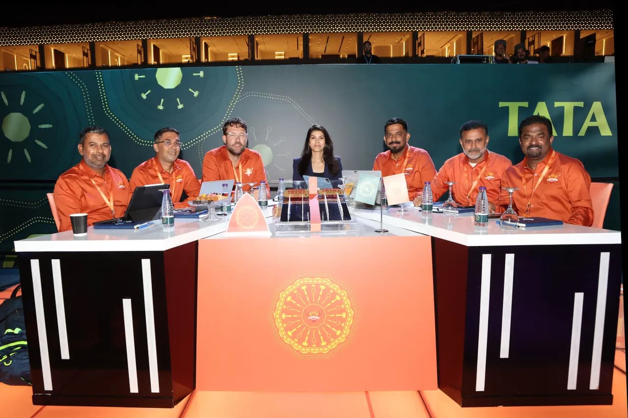 आईपीएल टीम की नीलामी कैसे होती है?