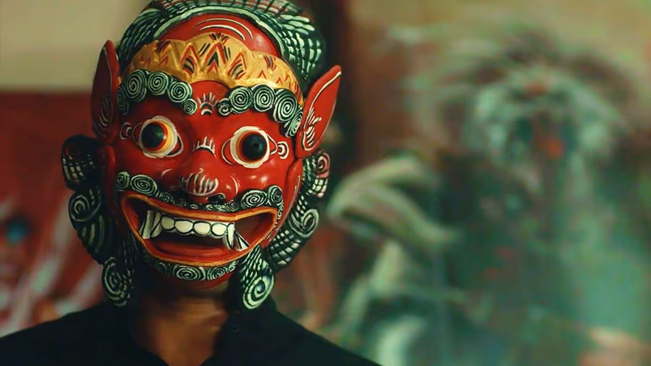 घरी बसल्या बसल्या कोणते चित्रपट आणि वेबसिरीज पाहता येतील? 