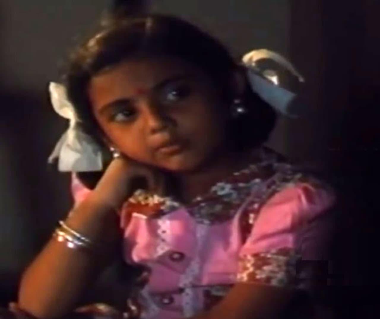 மீனாவின் குழந்தைப் பருவ புகைப்படங்கள்