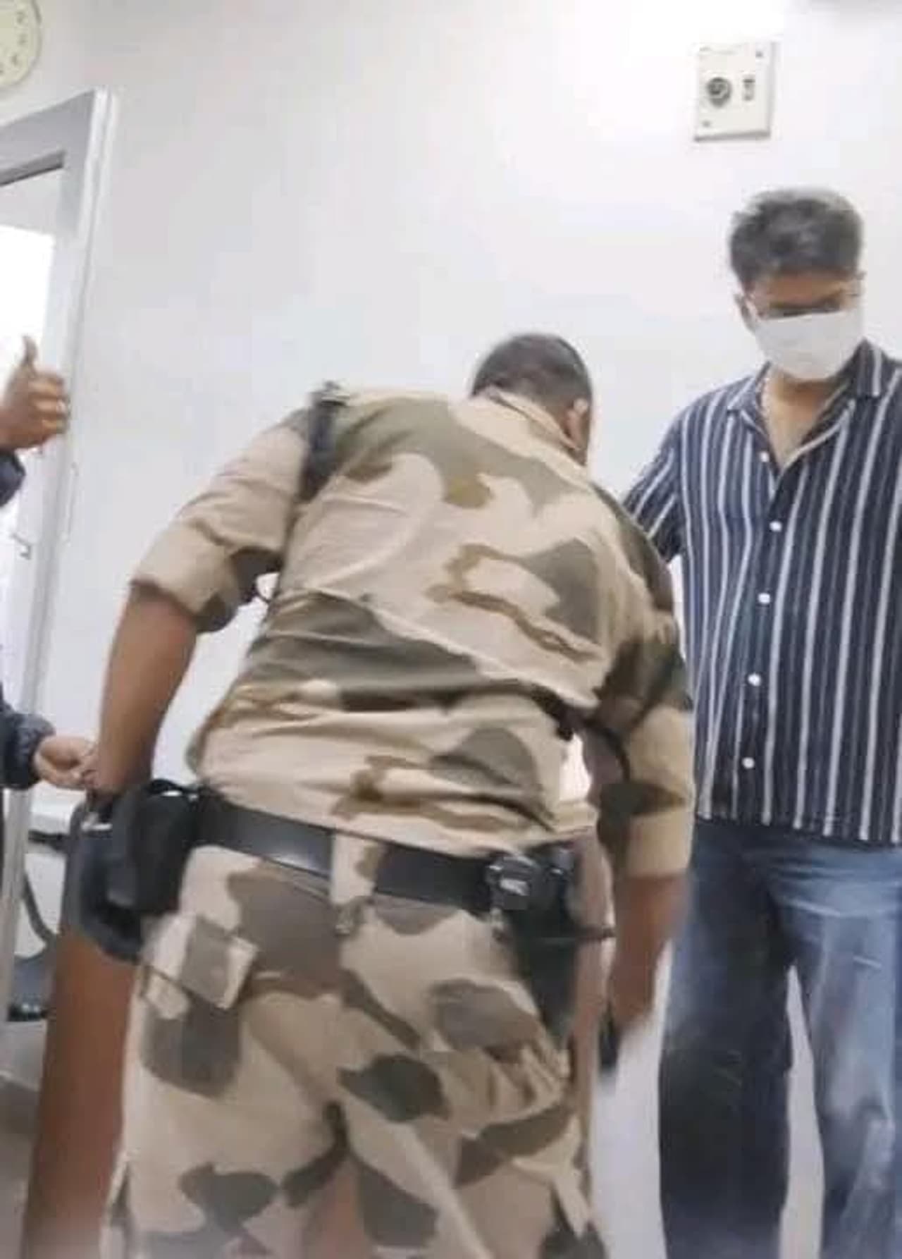 Trisha and Thalapathy Vijay went on Private flight