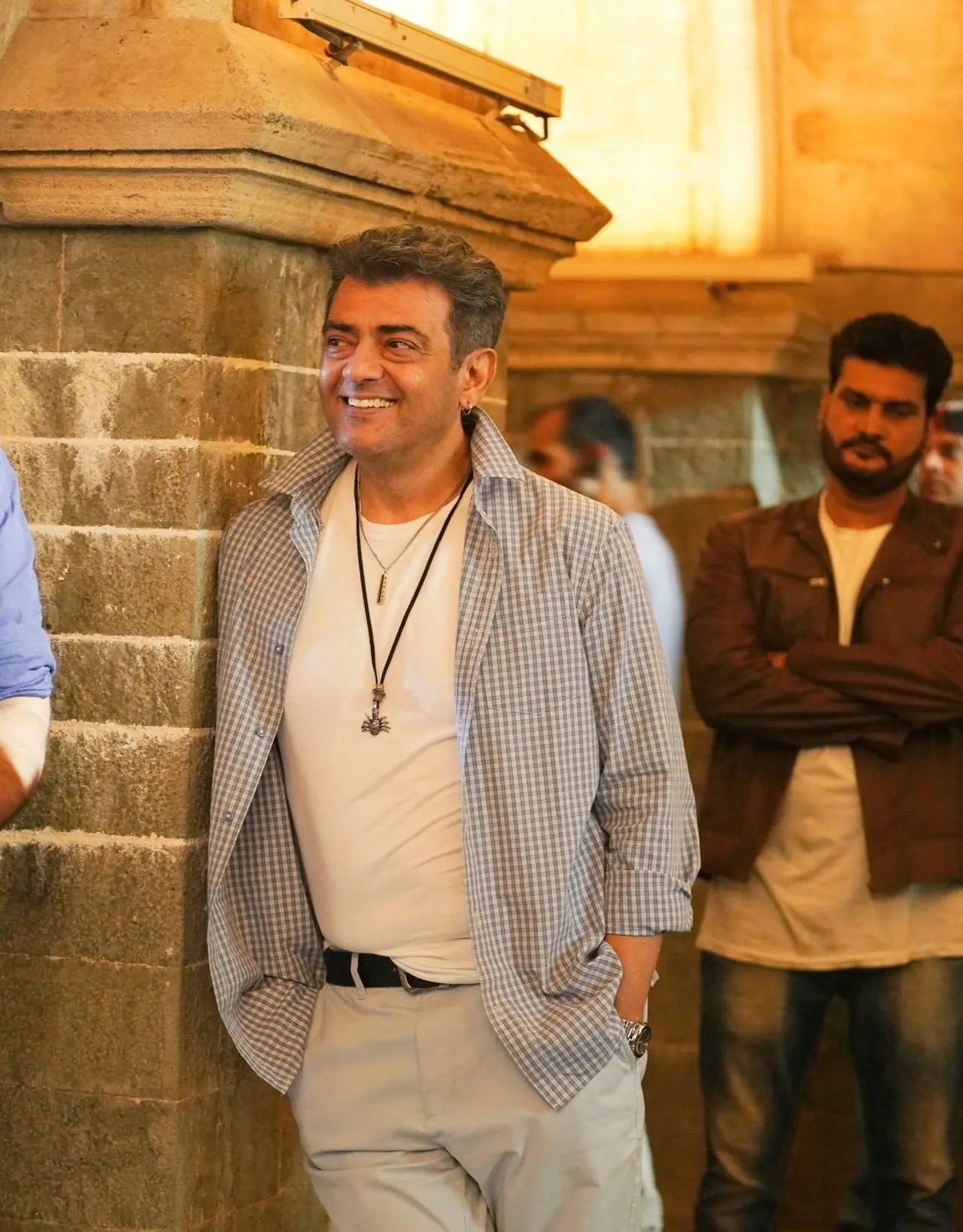 பத்ம பூஷன் விருது வென்ற நடிகர் அஜித்; இத்தனை கோடி சொத்துக்கு அதிபதியா?