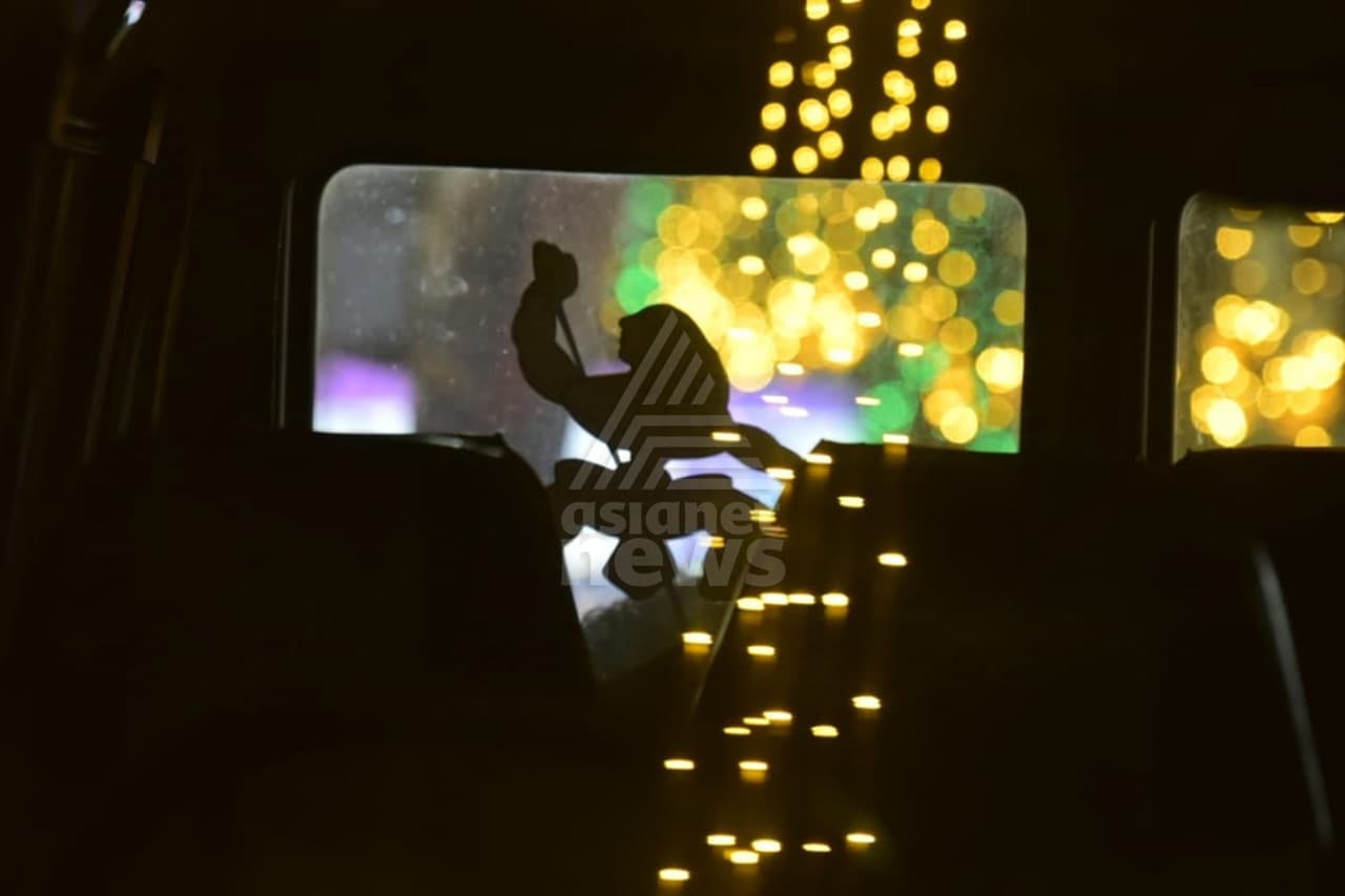 ആളും ആരവവുമൊഴിയുന്നു