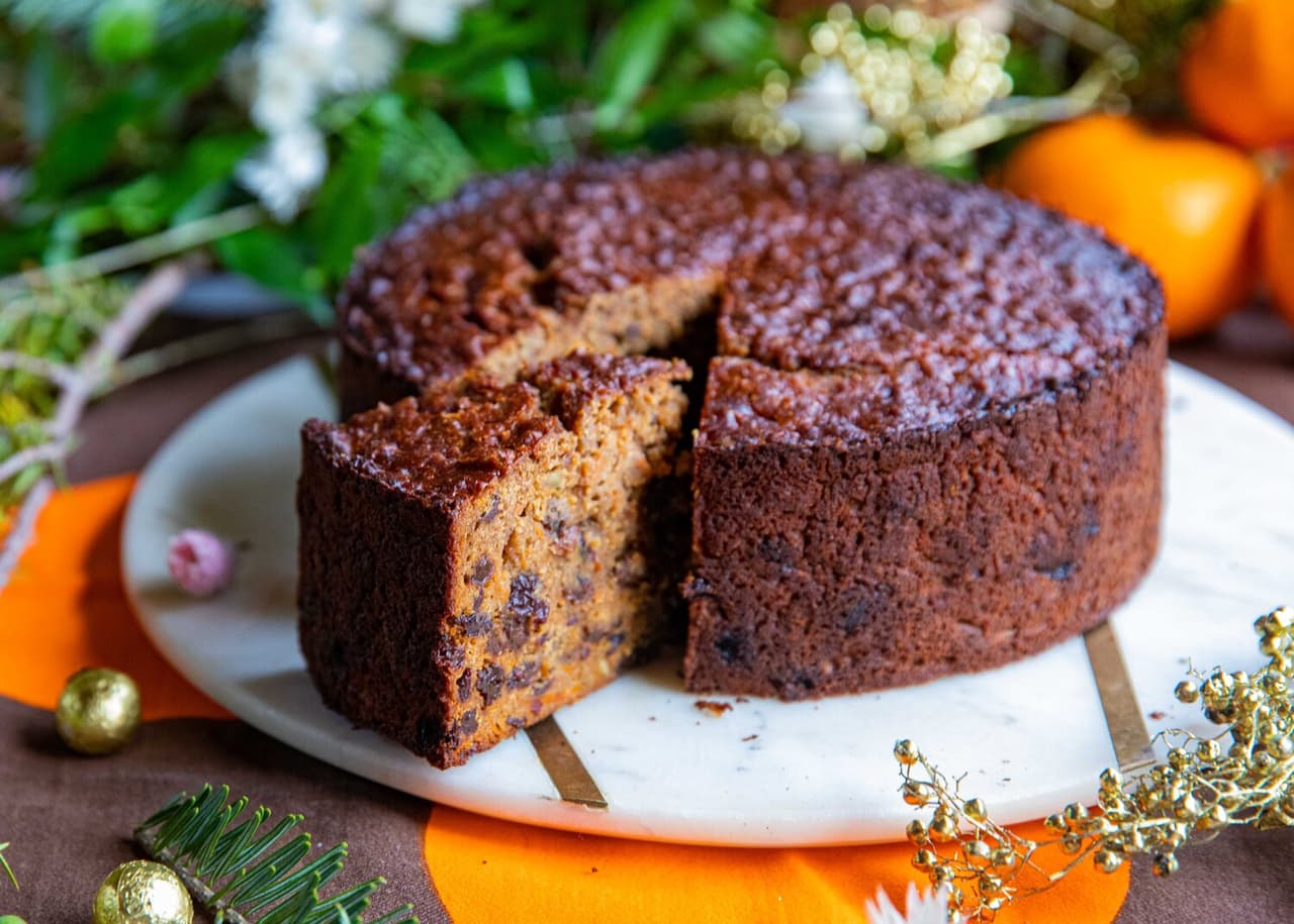 साहित्य (सुमारे 1.2 किलो केक साच्यासाठी) साहित्य (सुमारे 1.2 किलो केक साच्यासाठी)