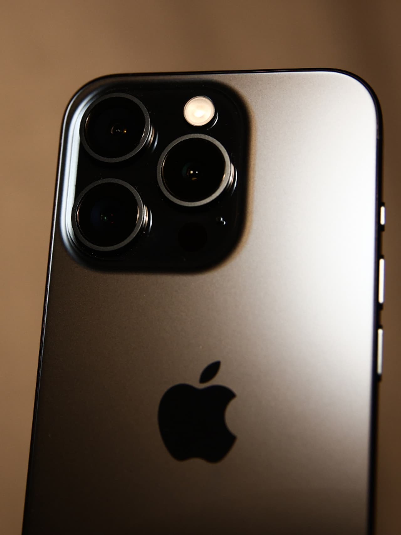 Apple iphone: 'ஐபோன் 15' ரூ.30,000க்கு வாங்கலாம்; பாதிக்கு பாதி தள்ளுபடி; செம ஆபர்!